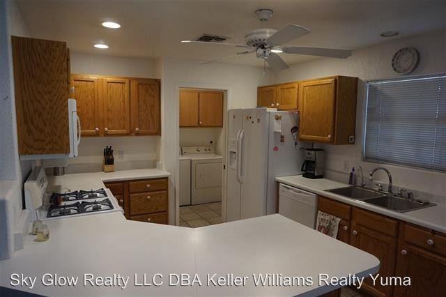 11629 S Glenwood Ave - Photo 3 of 11