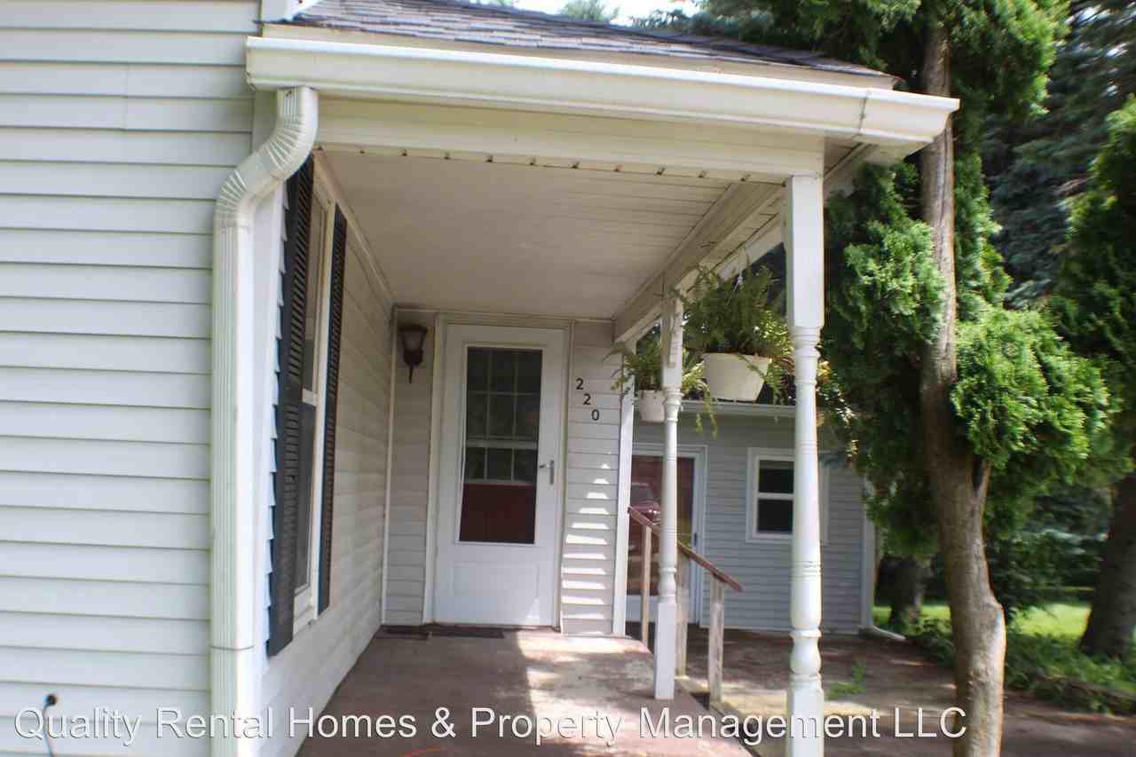 220 Park St - Photo 3 of 13