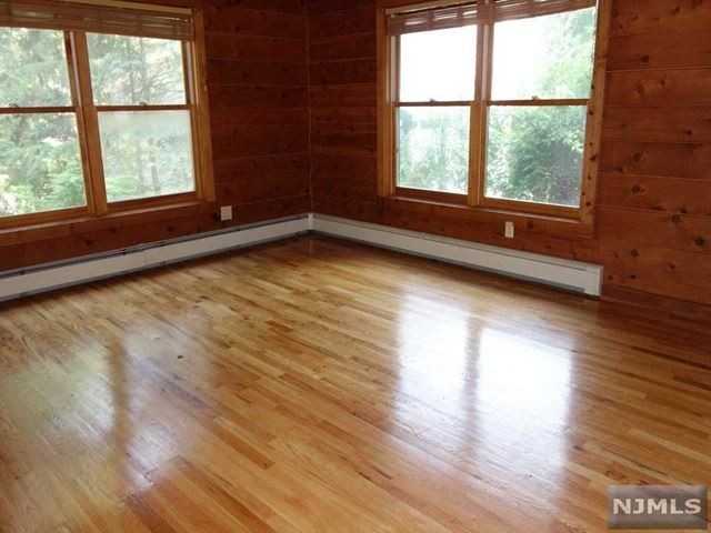 29 7th St - Photo 2 of 9