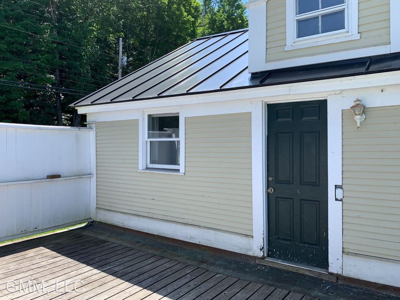 513 Maple St - Photo 3 of 19