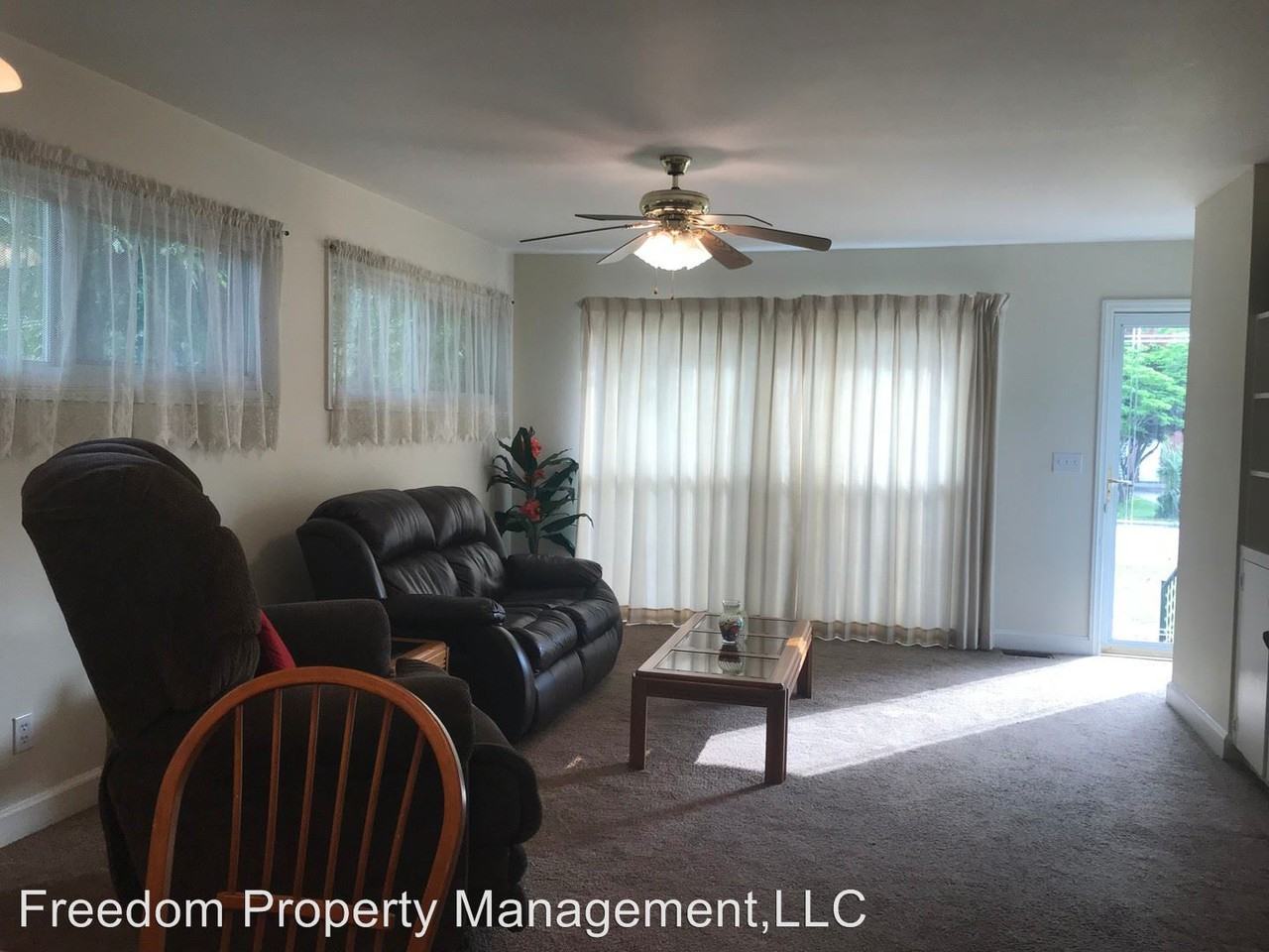 105 Prince Charles St - Photo 2 of 11