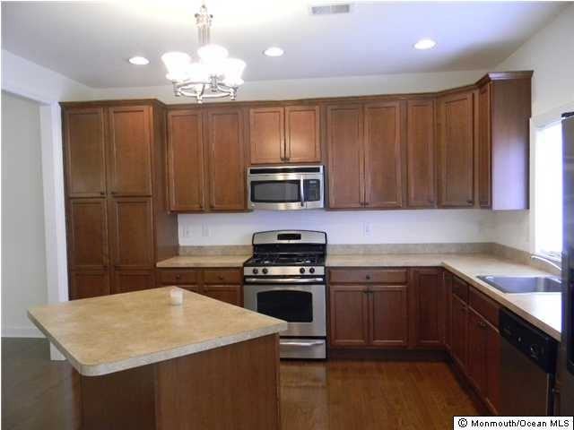 153 Birch Dr - Photo 3 of 13