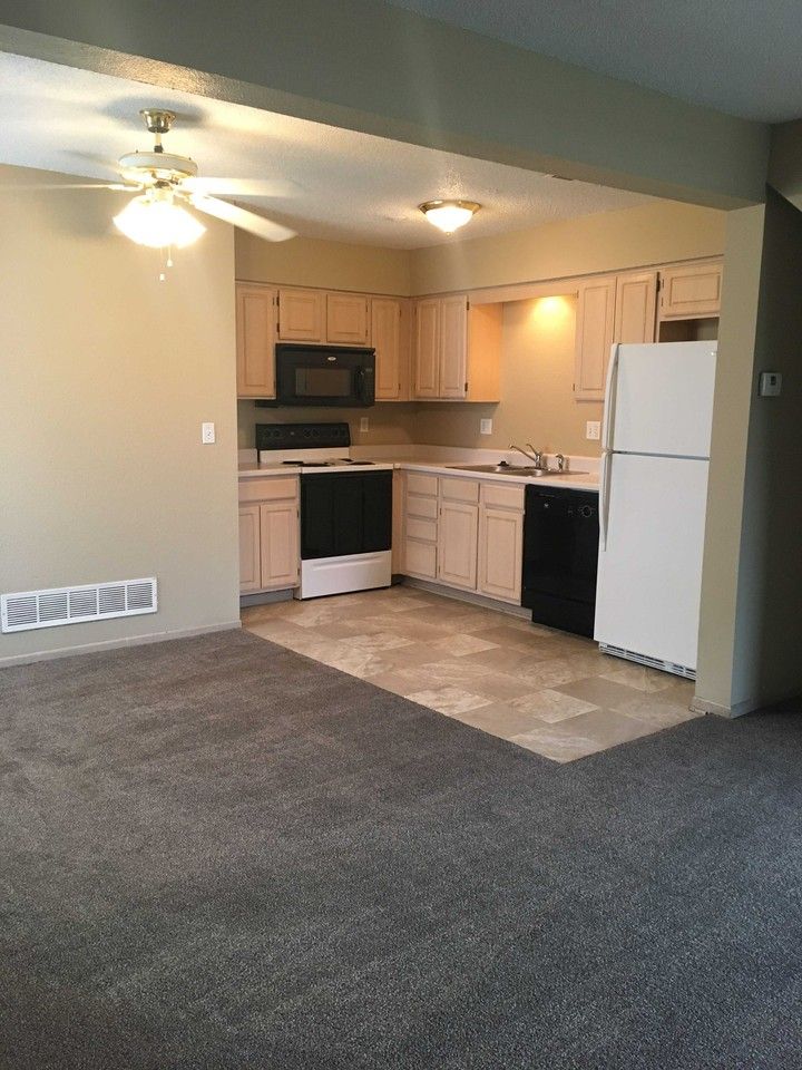 1005 Garden Way - Photo 2 of 10