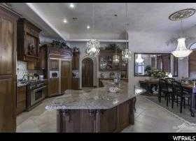 684 N Juniper Cir - Photo 2 of 17