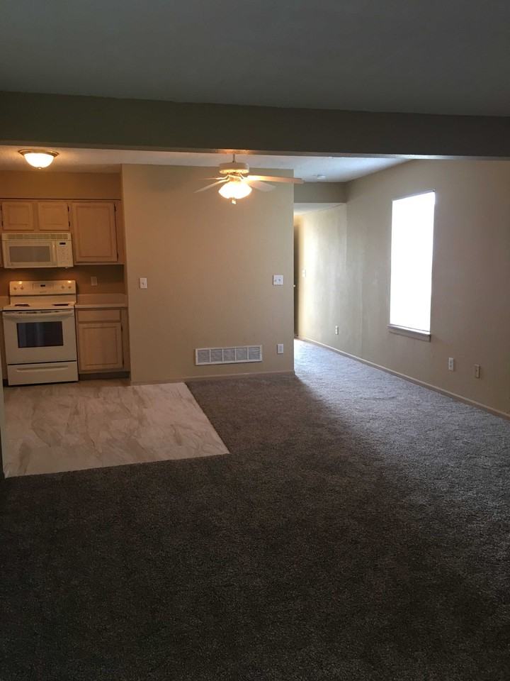 1514 Garden Terrace - Photo 3 of 10