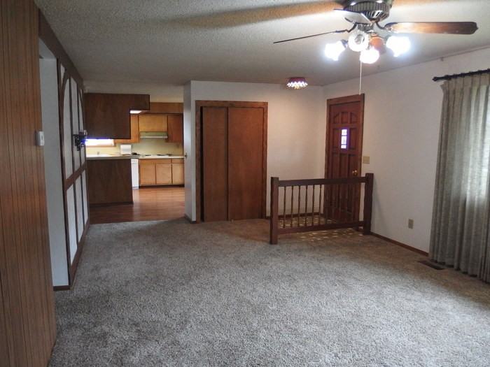 313 S Main St - Photo 2 of 15
