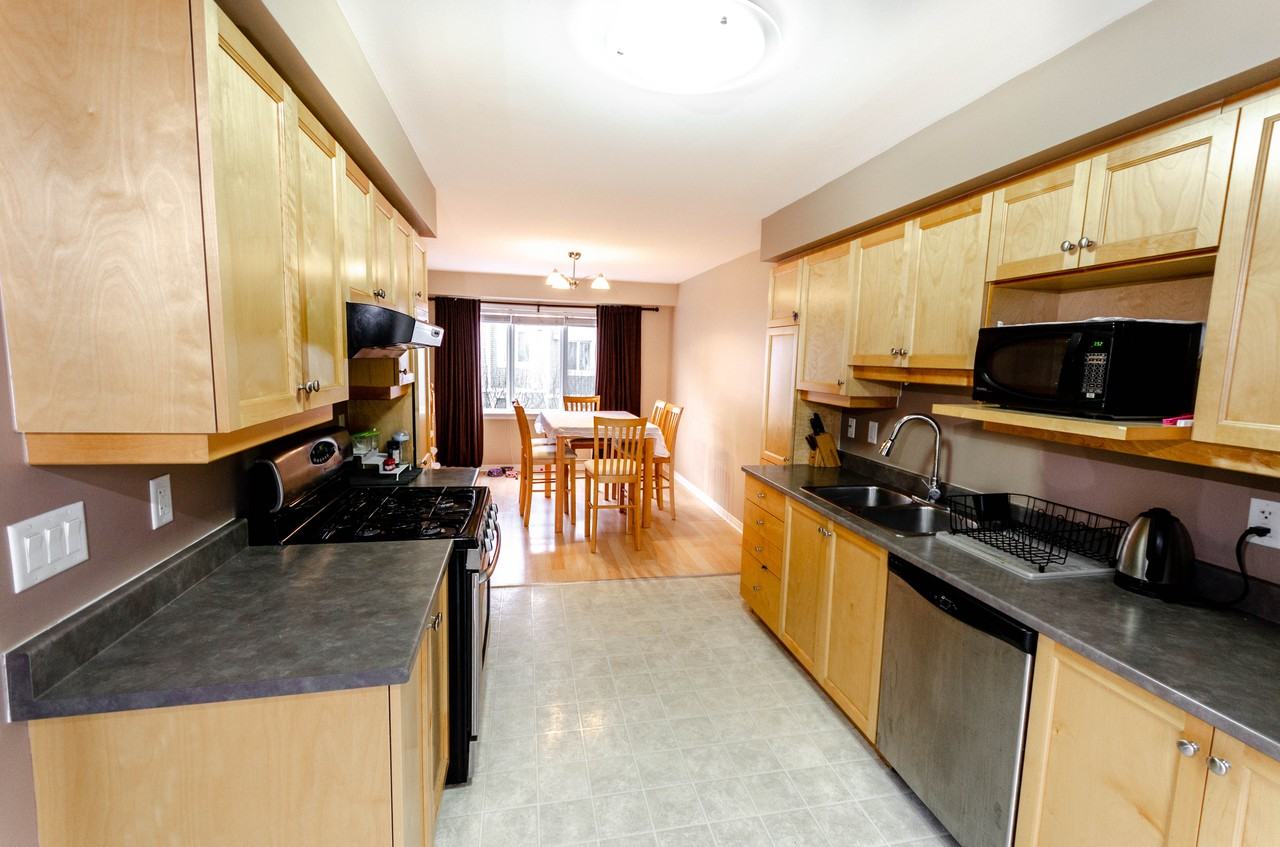 503 Burleigh Private - Photo 3 of 16