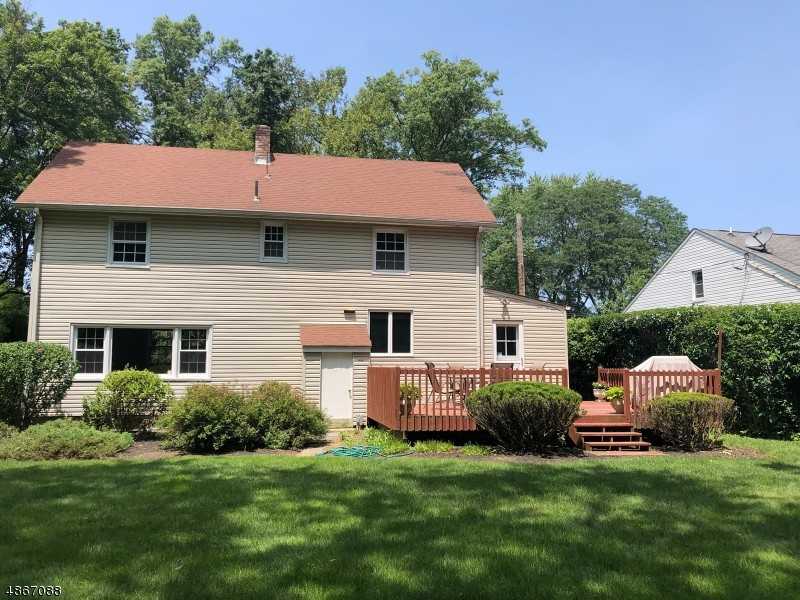 36 Brook St - Photo 3 of 21