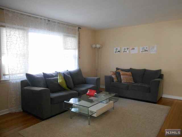 222 Hickory Avenue - Photo 2 of 15