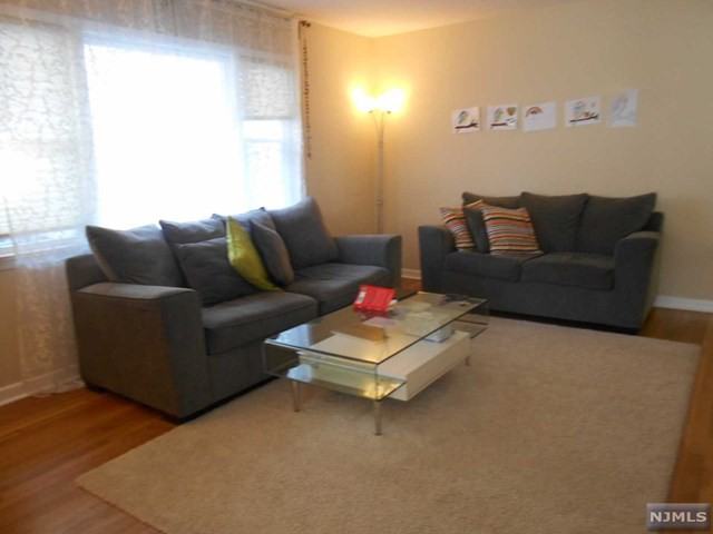222 Hickory Avenue - Photo 3 of 15