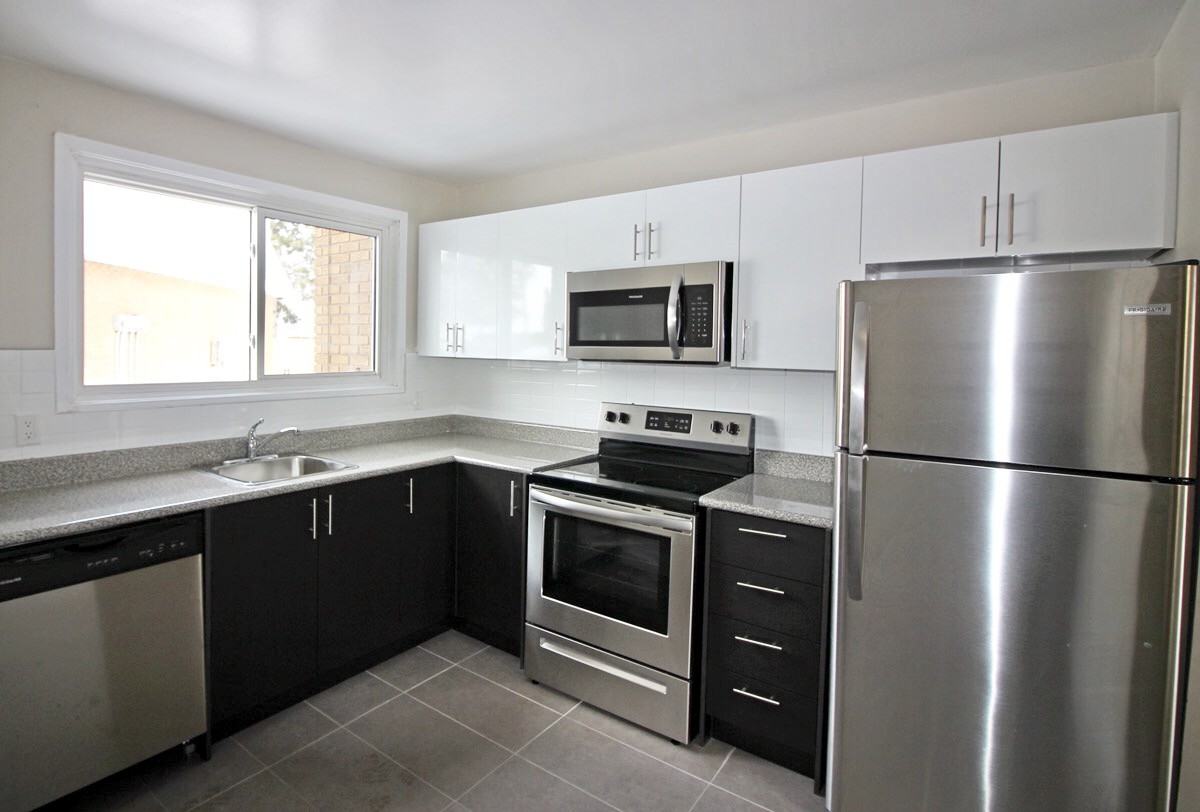 245 Quigley Red - Photo 2 of 9