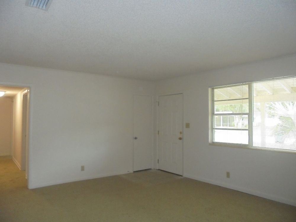 2733 Arlex Dr W - Photo 3 of 17