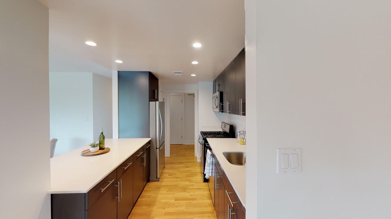 Munson Hill Apartments 6129 Leesburg Pike Falls Church, Bailey's