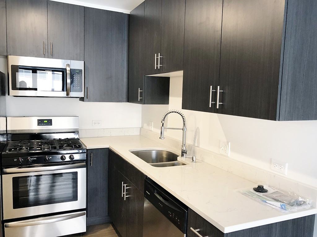 630 W Lake Street - Photo 2 of 21