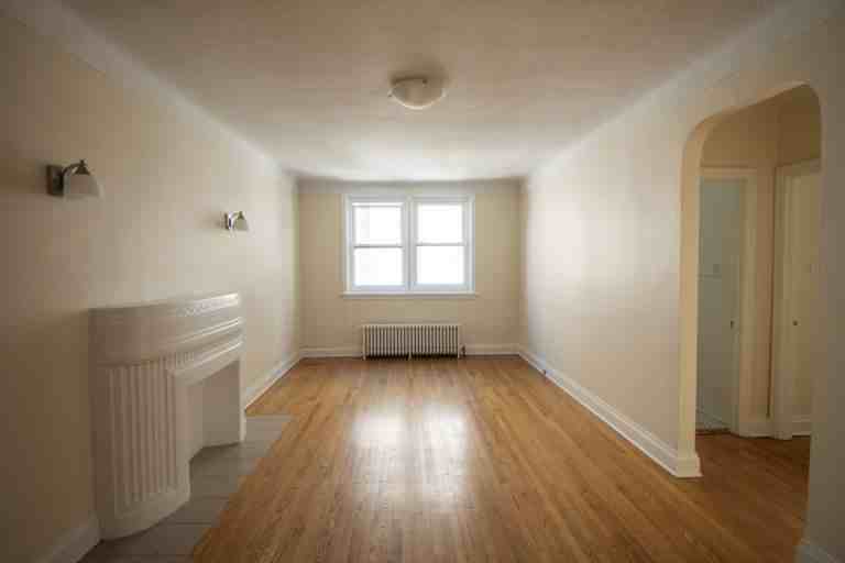 225 MacLaren Street - Photo 2 of 6