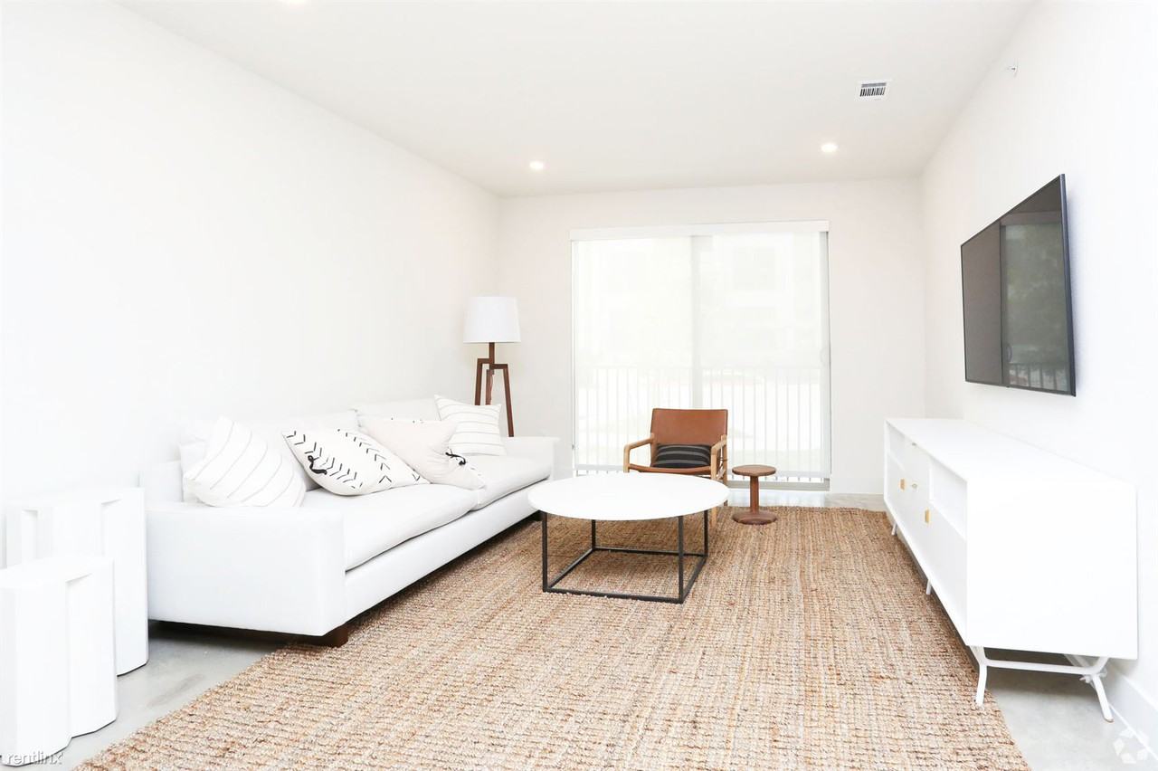 7600 W Slaughter Ln - Photo 2 of 4