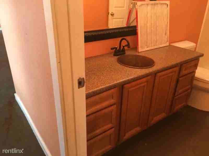 1075 Co Rd 315 - Photo 3 of 9