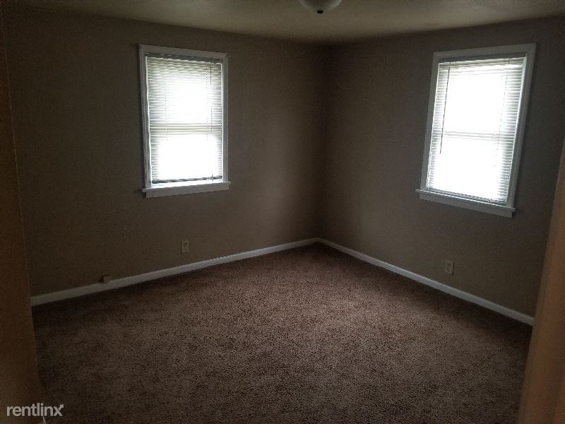 201 N Phillips St - Photo 3 of 5