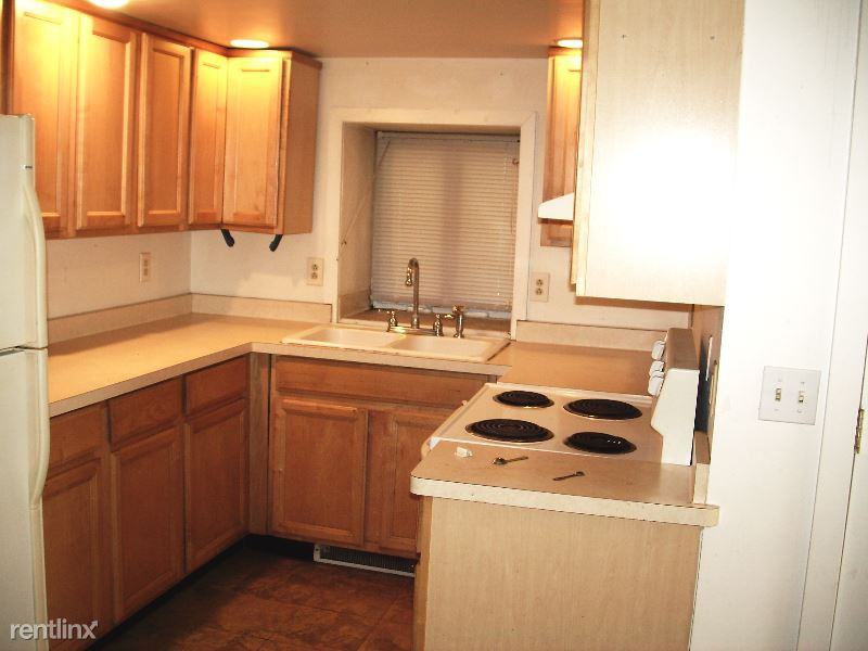 3040 Stephan Park Ave. 3 - Photo 2 of 8