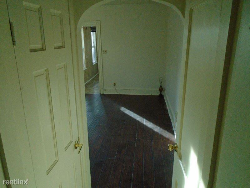 724 N 11th St - Photo 3 of 15