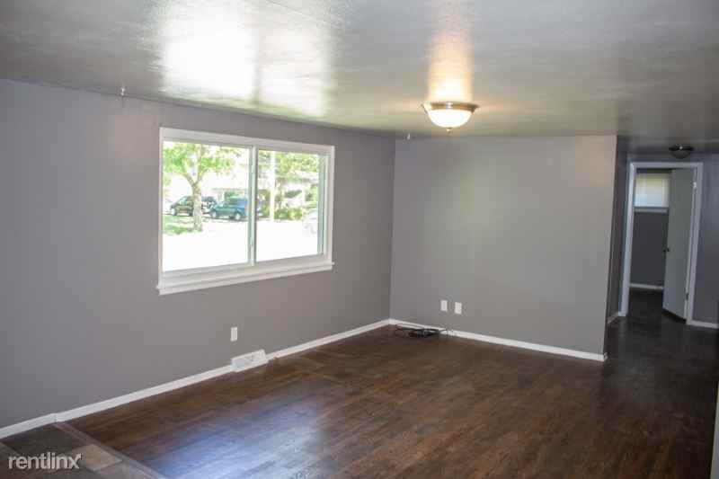 4417 N Walrond Ave - Photo 2 of 14