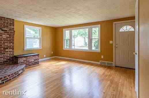 5 Carver St A - Photo 3 of 6