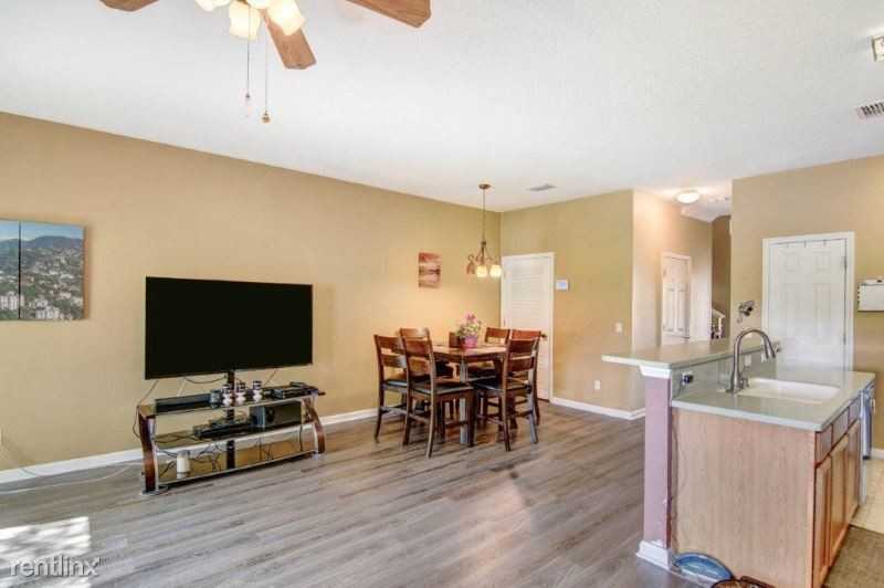 2600 Revolution St - Photo 2 of 15