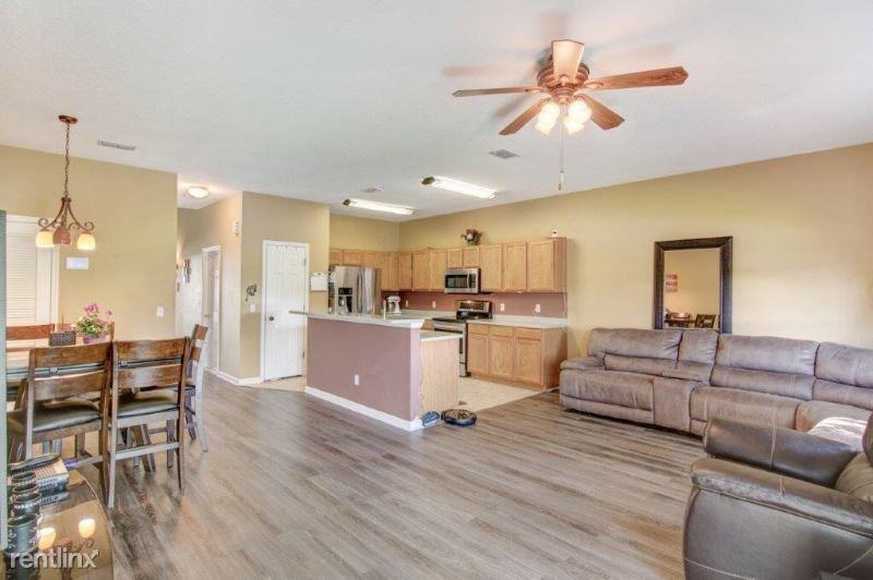 2600 Revolution St - Photo 3 of 15