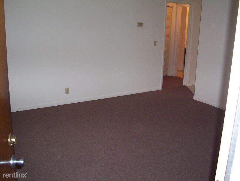 652 S Kentucky Ave 3 - Photo 3 of 20