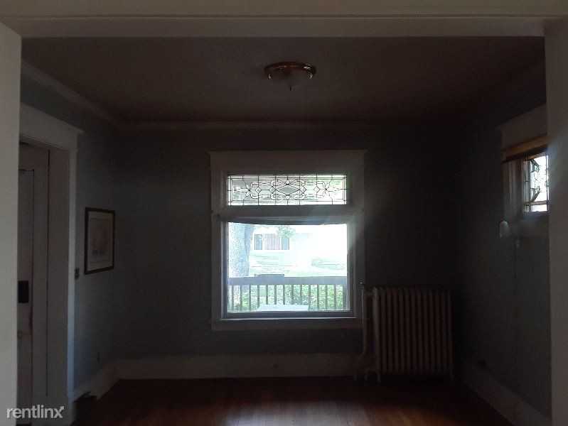 293 Robie St E - Photo 3 of 8