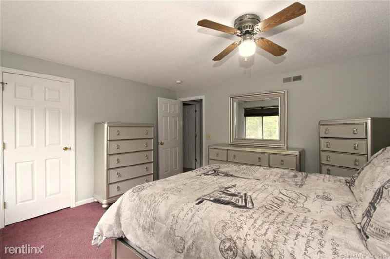 22 Amato Dr - Photo 2 of 25