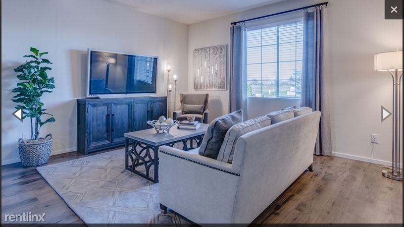 2322 SE 16th St - Photo 2 of 18