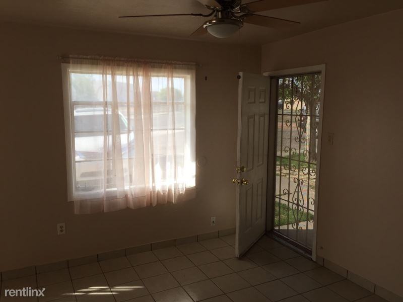 427 Emerson St - Photo 3 of 7