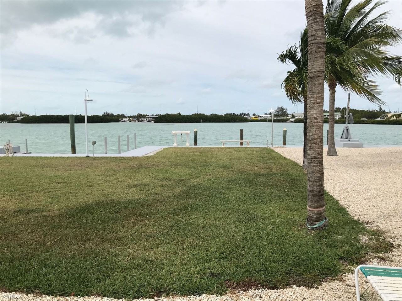 850 Shelter Bay Dr - Photo 2 of 8