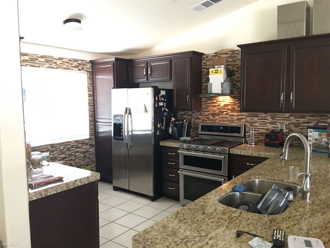 1906 Villanueva Ct - Photo 3 of 10