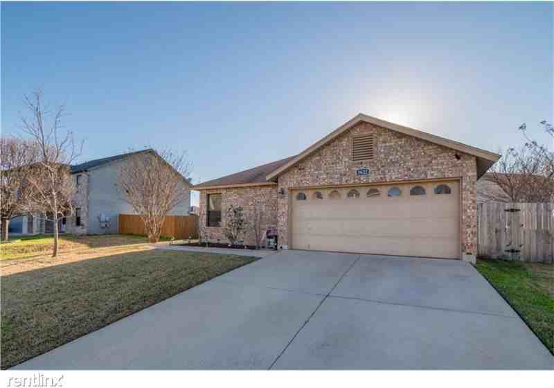 3622 Bass Loop - Photo 2 of 19