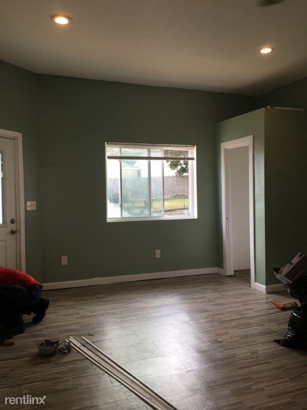 405 Promenade St - Photo 3 of 10