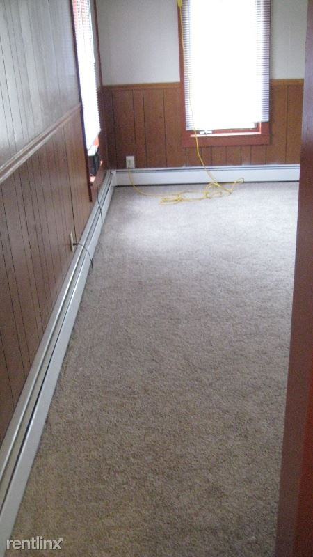 3121/2 University St #312 - Photo 3 of 14