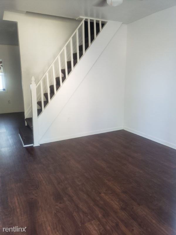 318 Townsend St - Photo 2 of 11