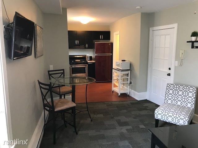 1400 N West St #3 - Photo 3 of 11