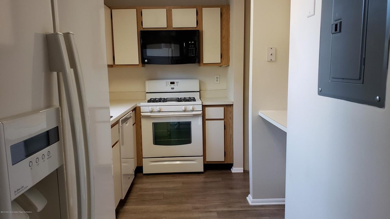 601 Violet Ln - Photo 3 of 24