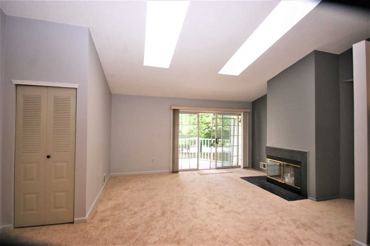 13 Caitlin Ct - Photo 3 of 11