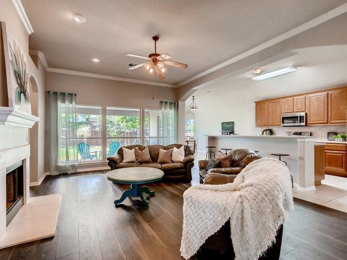 20204 Mustang Island Cir - Photo 3 of 19