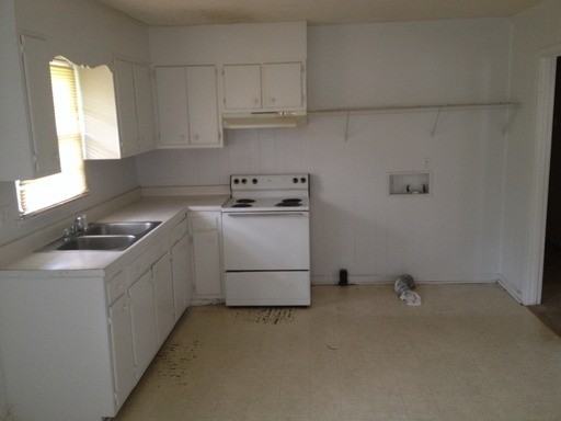 2406 Whitehall St - Photo 3 of 3