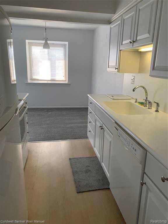 109 Riviera Dr - Photo 2 of 23