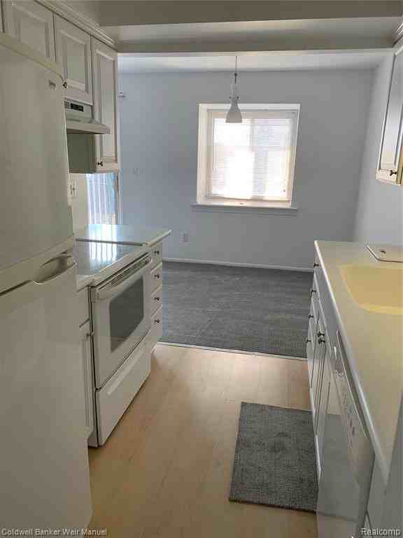 109 Riviera Dr - Photo 3 of 23