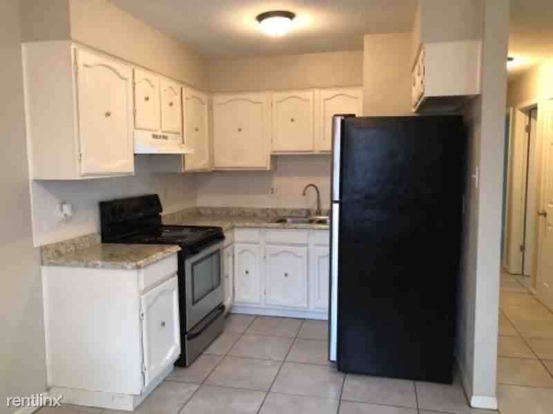 318 Durango St - Photo 3 of 5