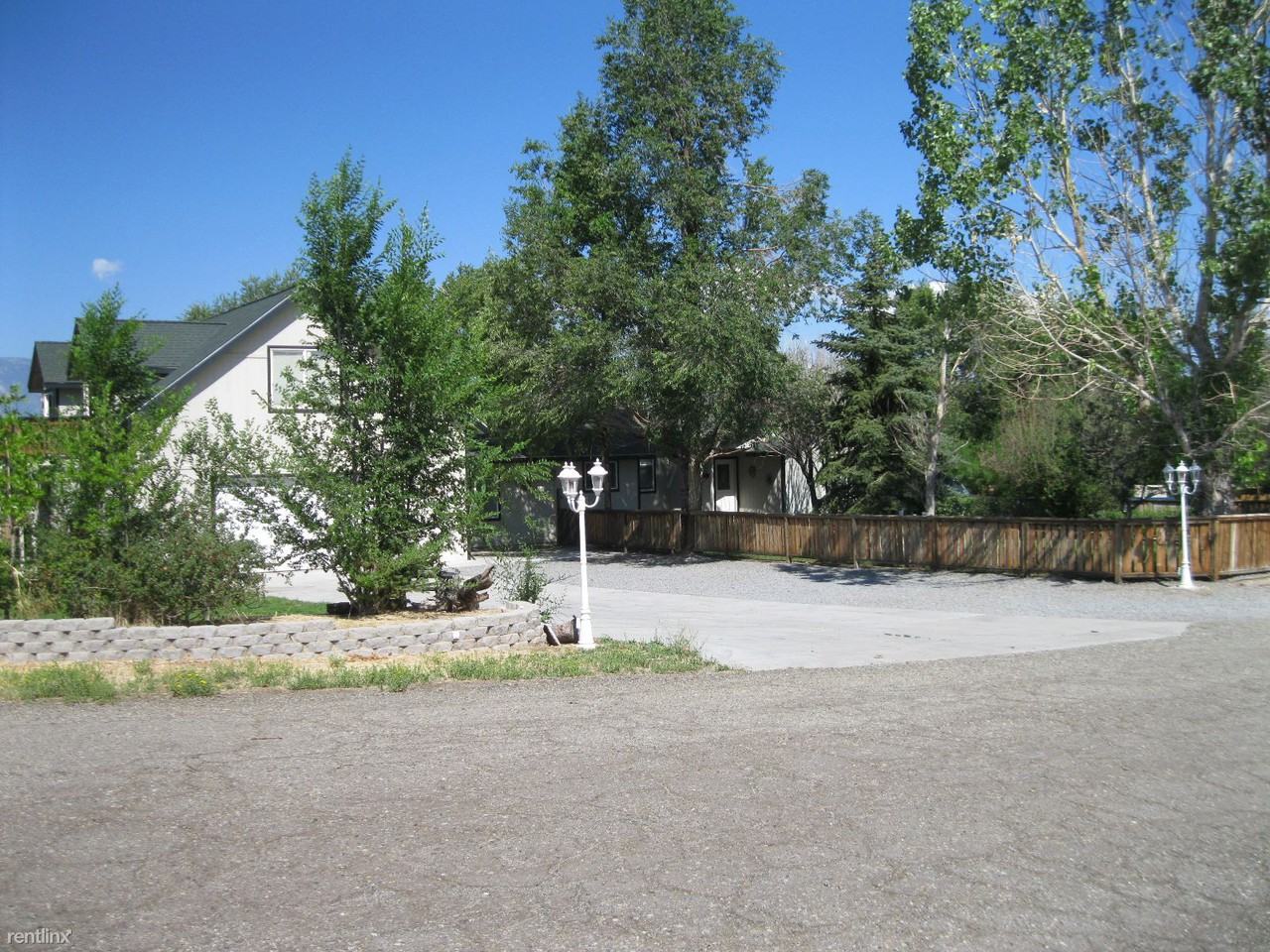 1052 Arroyo Dr - Photo 2 of 20