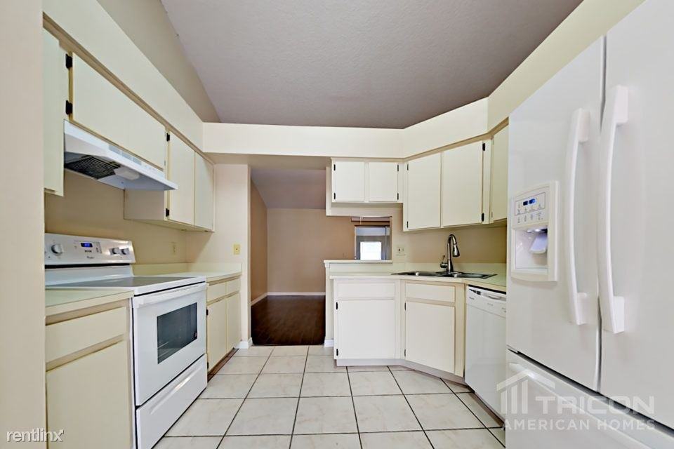 1819 Tarah Trace Dr - Photo 3 of 24