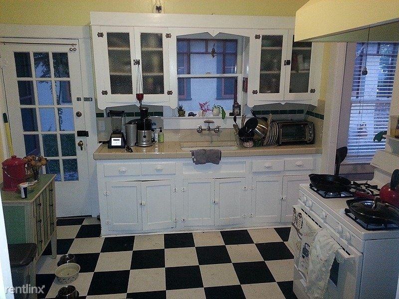 606 Mission St - Photo 3 of 5